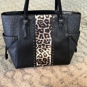 Leopard studded black Michael kors purse! Excellent condition